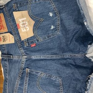 Levi’s 501 shorts mid thigh size 30